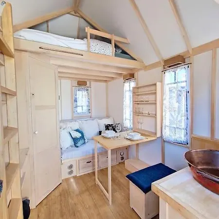 Cosy Tiny Centre-ville De Chalet Nimes