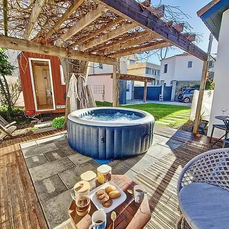 Cosy Tiny Centre-ville De Ним