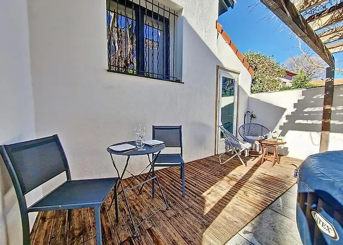 Cosy Tiny Centre-ville De * Nîmes